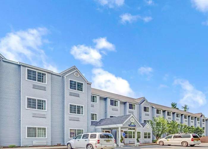 Family Friendly Hotels Days Inn By Wyndham Sturbridge