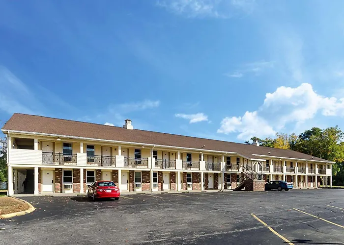 Econo Sturbridge Route 20